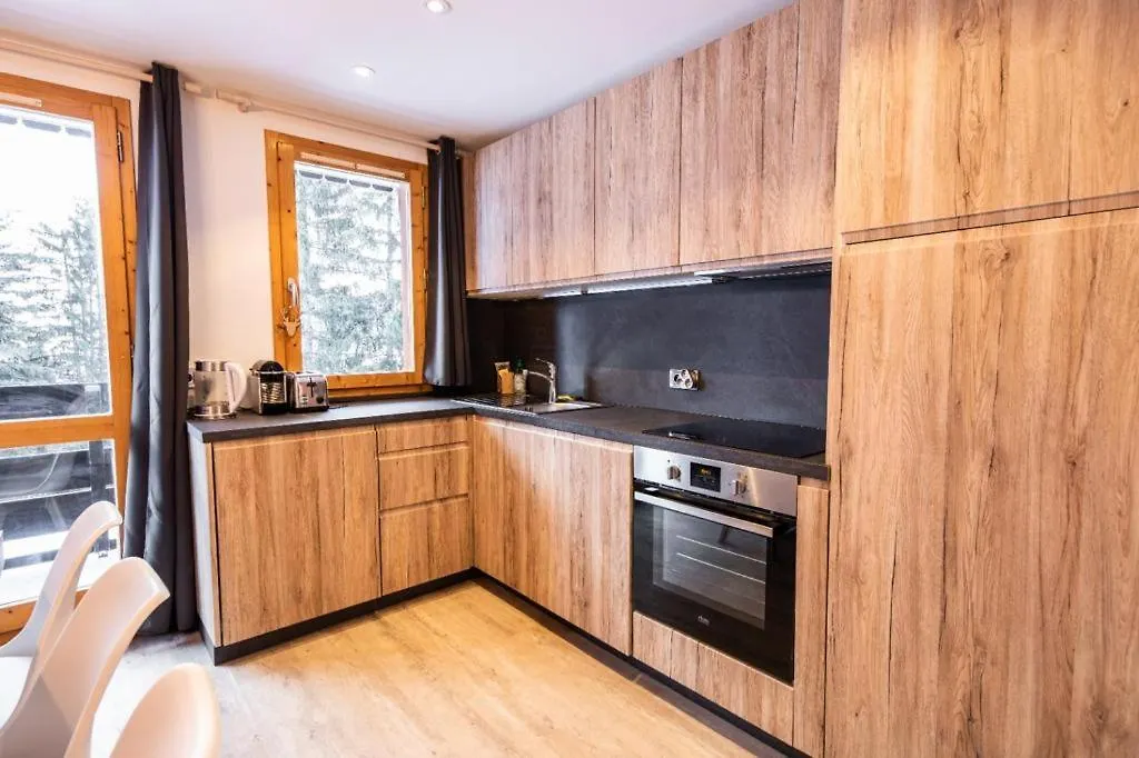 Apartment Superbe Vue, Acces Skis Aux Pieds, Tres Agreable Courchevel