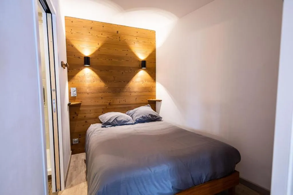 Superbe Vue, Acces Skis Aux Pieds, Tres Agreable Courchevel Apartment