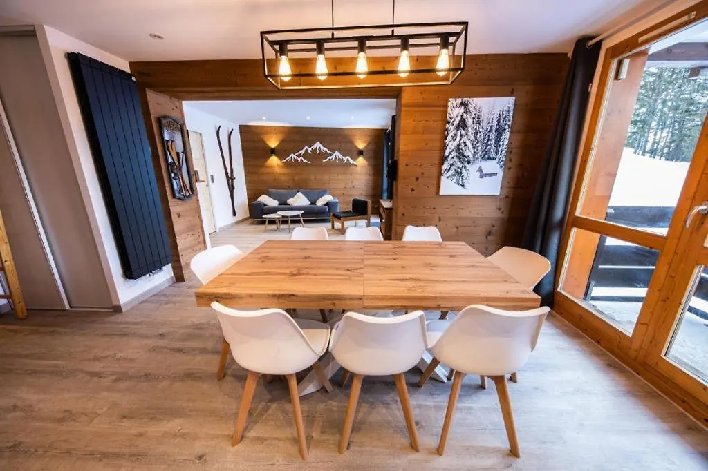 Superbe Vue, Acces Skis Aux Pieds, Tres Agreable Courchevel Daire